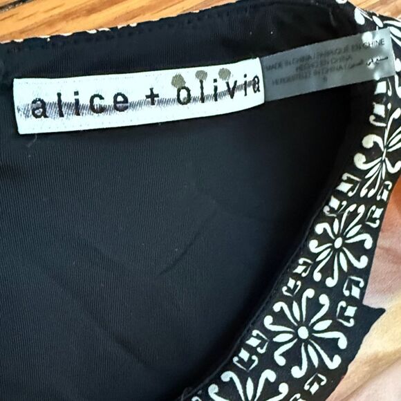 Alice + Olivia
Adley Floral Stretch-Cotton Flared Midi-Dress - Picture 9 of 10